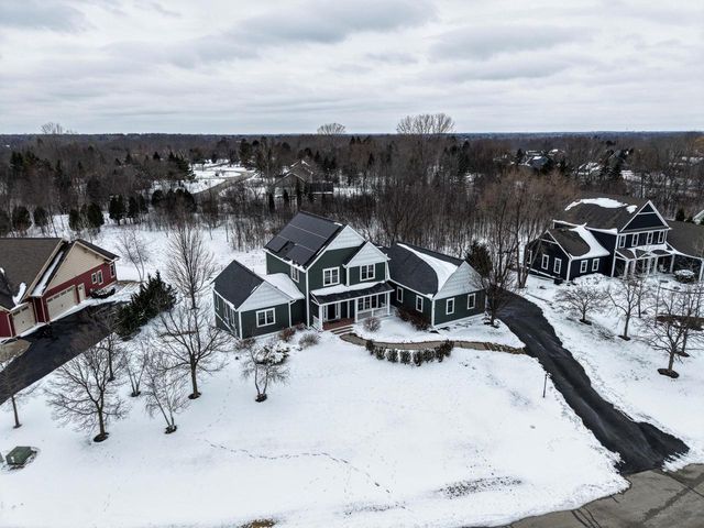 11945 N Sandhill CIRCLE, Mequon, WI 53092