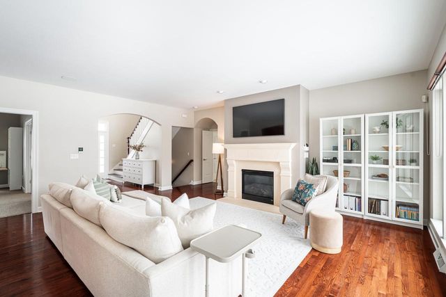 11945 N Sandhill CIRCLE, Mequon, WI 53092