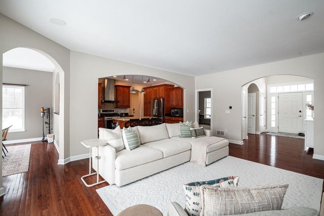 11945 N Sandhill CIRCLE, Mequon, WI 53092