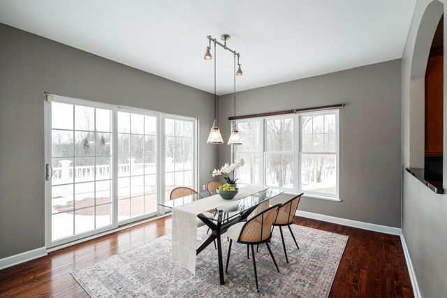 11945 N Sandhill CIRCLE, Mequon, WI 53092