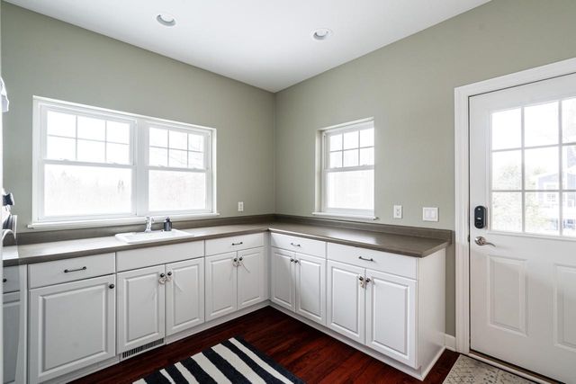 11945 N Sandhill CIRCLE, Mequon, WI 53092