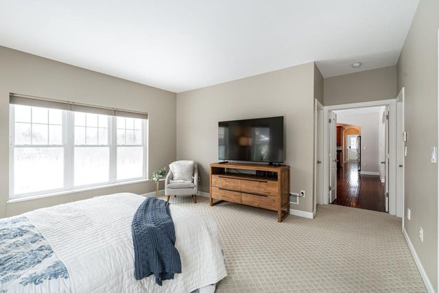 11945 N Sandhill CIRCLE, Mequon, WI 53092