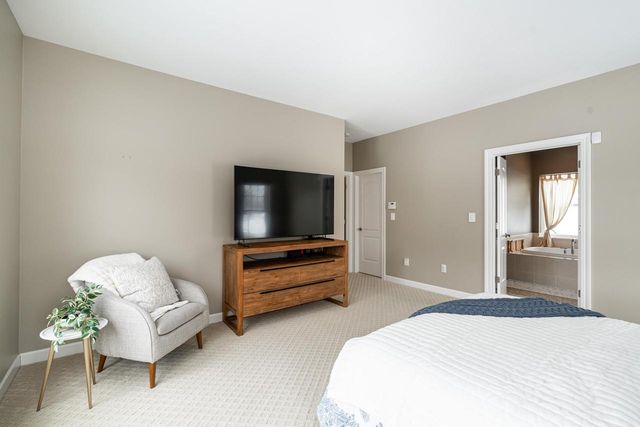 11945 N Sandhill CIRCLE, Mequon, WI 53092