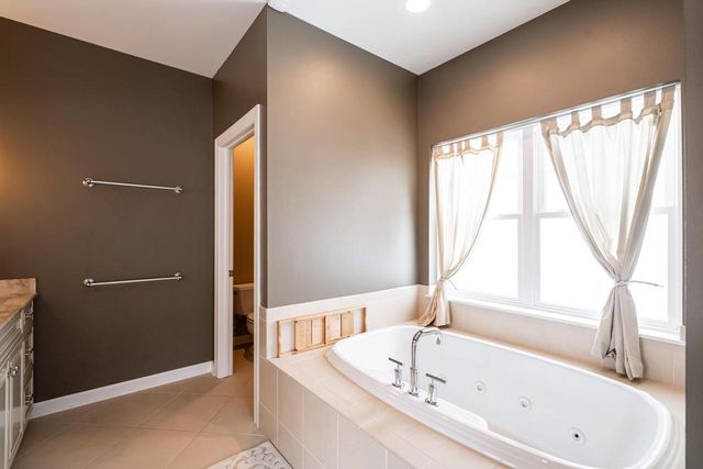 11945 N Sandhill CIRCLE, Mequon, WI 53092