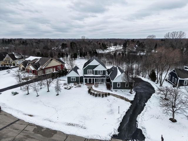 11945 N Sandhill CIRCLE, Mequon, WI 53092