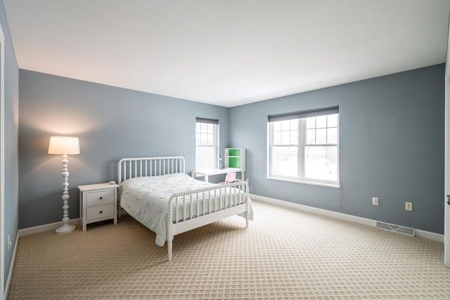 11945 N Sandhill CIRCLE, Mequon, WI 53092