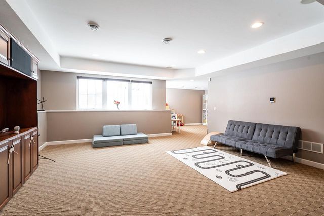 11945 N Sandhill CIRCLE, Mequon, WI 53092