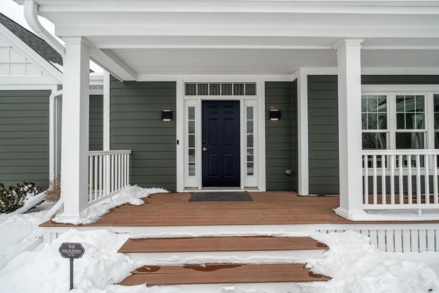 11945 N Sandhill CIRCLE, Mequon, WI 53092