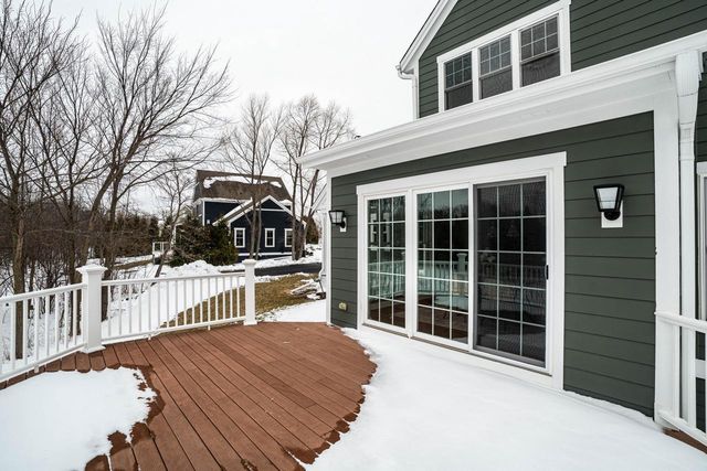 11945 N Sandhill CIRCLE, Mequon, WI 53092