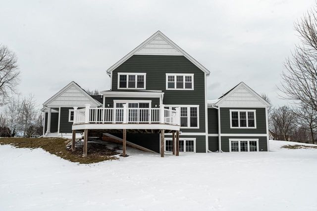 11945 N Sandhill CIRCLE, Mequon, WI 53092