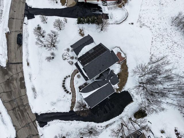 11945 N Sandhill CIRCLE, Mequon, WI 53092