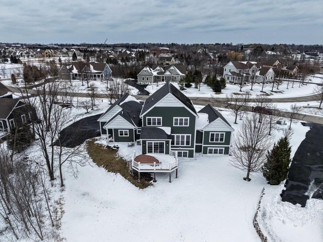 11945 N Sandhill CIRCLE, Mequon, WI 53092