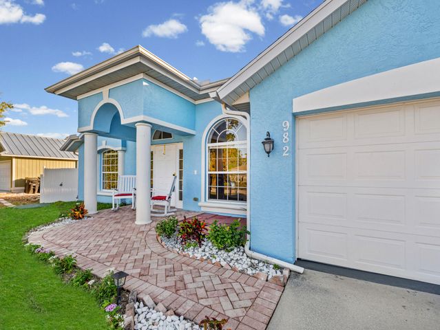 982 SW Worcester Lane, Port St. Lucie, Port St Lucie, FL 34953