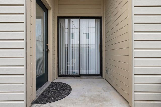 106 E 30th ST 103, Austin, TX 78705