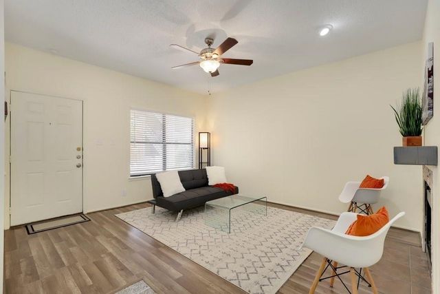 106 E 30th ST 103, Austin, TX 78705