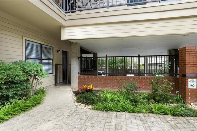 106 E 30th ST 103, Austin, TX 78705