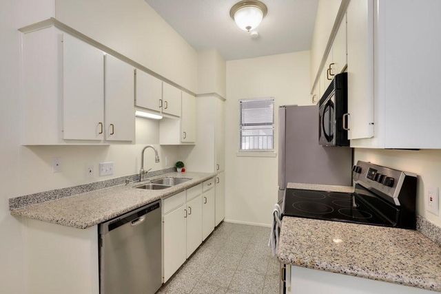 106 E 30th ST 103, Austin, TX 78705