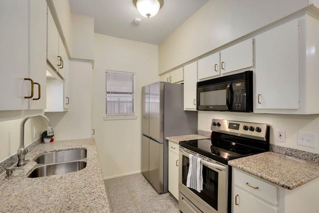 106 E 30th ST 103, Austin, TX 78705