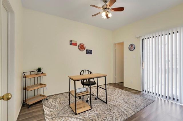 106 E 30th ST 103, Austin, TX 78705
