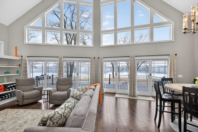 1313 Canal Shore Drive SW, Le Claire, IA 52753