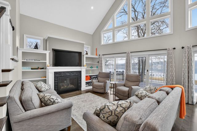 1313 Canal Shore Drive SW, Le Claire, IA 52753