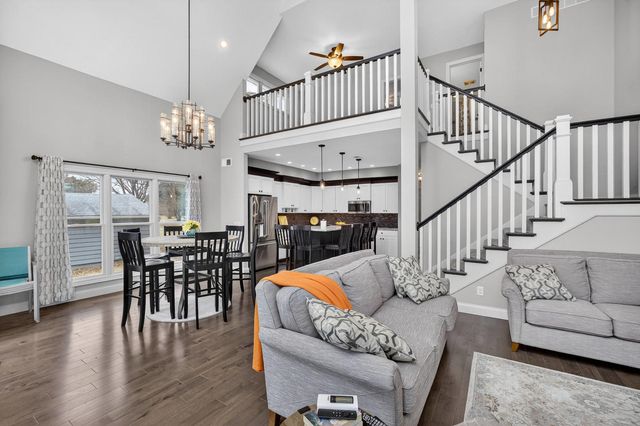 1313 Canal Shore Drive SW, Le Claire, IA 52753