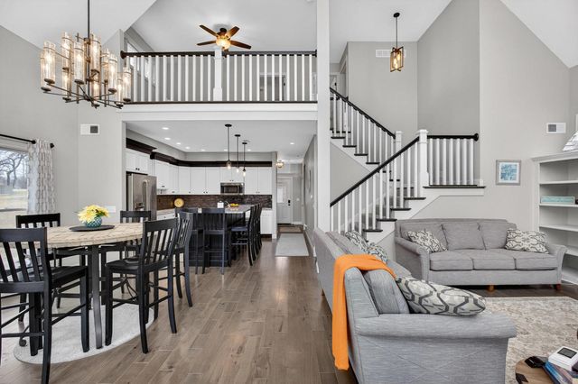 1313 Canal Shore Drive SW, Le Claire, IA 52753