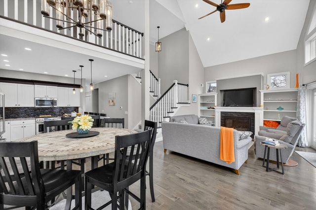 1313 Canal Shore Drive SW, Le Claire, IA 52753