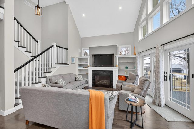 1313 Canal Shore Drive SW, Le Claire, IA 52753