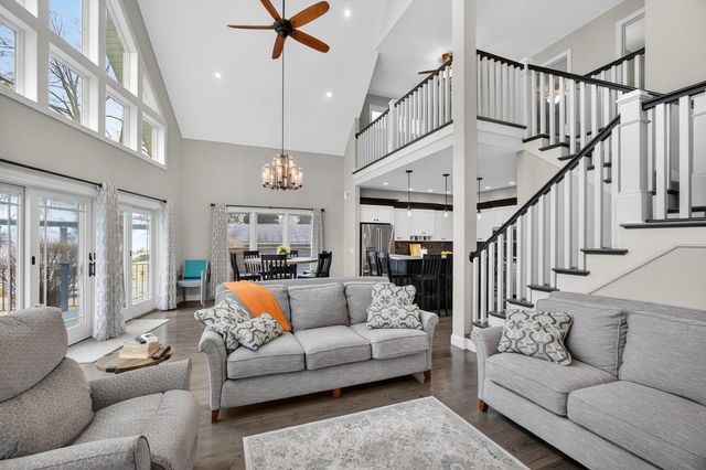 1313 Canal Shore Drive SW, Le Claire, IA 52753