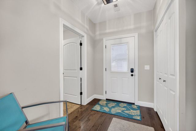 1313 Canal Shore Drive SW, Le Claire, IA 52753