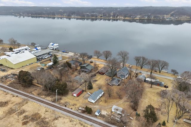 1313 Canal Shore Drive SW, Le Claire, IA 52753