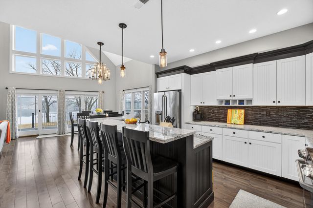 1313 Canal Shore Drive SW, Le Claire, IA 52753