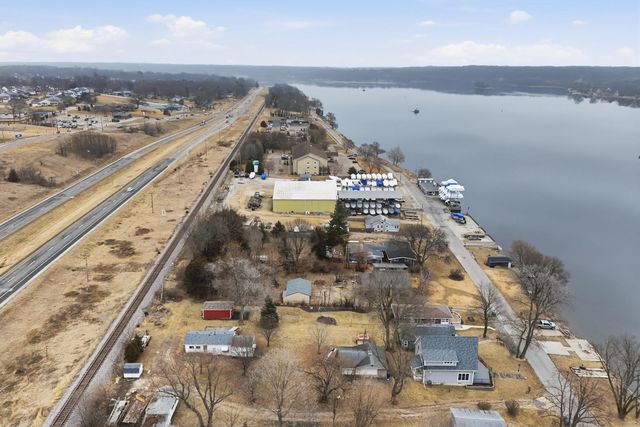 1313 Canal Shore Drive SW, Le Claire, IA 52753