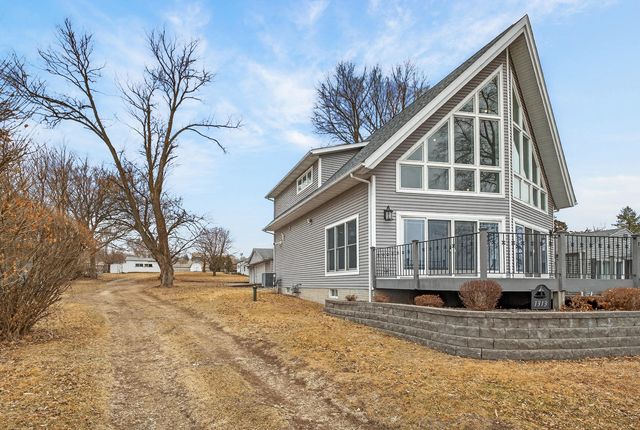 1313 Canal Shore Drive SW, Le Claire, IA 52753