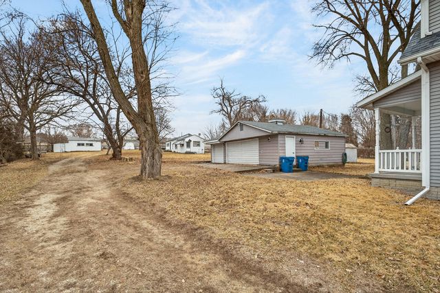 1313 Canal Shore Drive SW, Le Claire, IA 52753