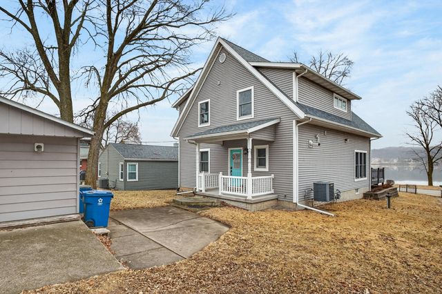 1313 Canal Shore Drive SW, Le Claire, IA 52753