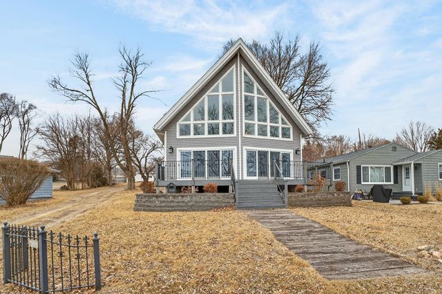 1313 Canal Shore Drive SW, Le Claire, IA 52753