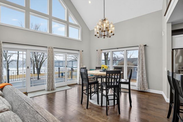 1313 Canal Shore Drive SW, Le Claire, IA 52753