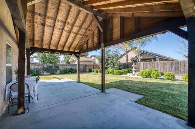 423 N Morningside Drive, Dinuba, CA 93618