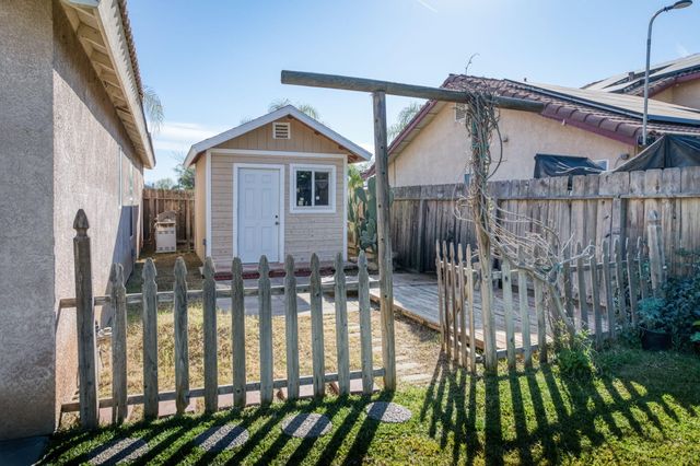 423 N Morningside Drive, Dinuba, CA 93618