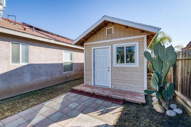 423 N Morningside Drive, Dinuba, CA 93618