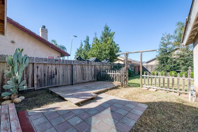 423 N Morningside Drive, Dinuba, CA 93618
