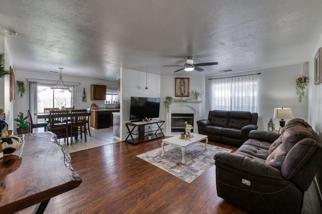 423 N Morningside Drive, Dinuba, CA 93618