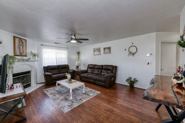 423 N Morningside Drive, Dinuba, CA 93618