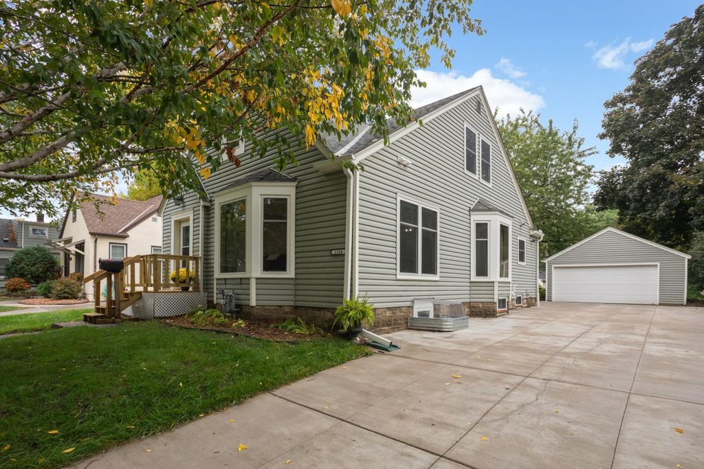 1154 Cherokee Avenue, West Saint Paul, MN 55118 — photo 2