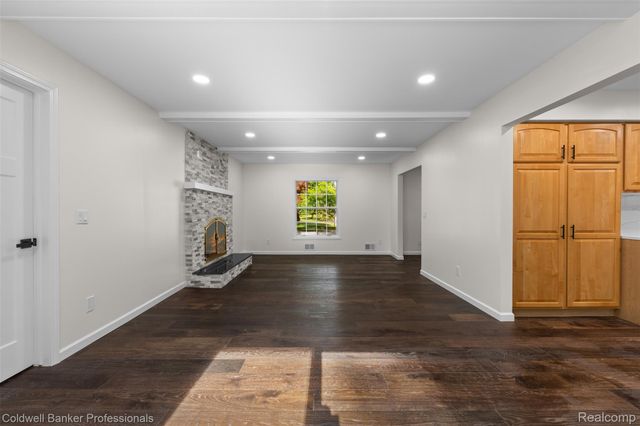 5890 Pinecroft Drive, West Bloomfield Charter Township, MI 48322
