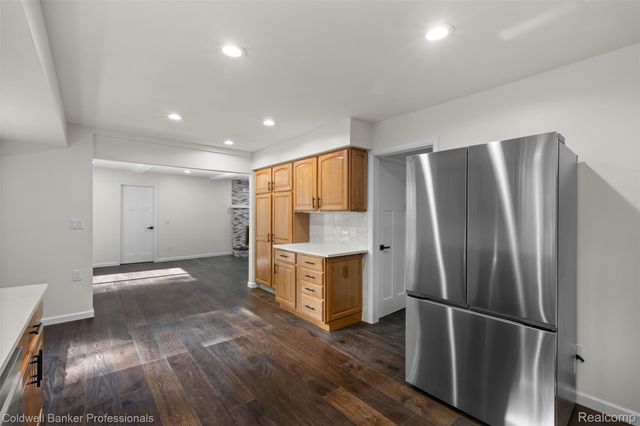 5890 Pinecroft Drive, West Bloomfield Charter Township, MI 48322