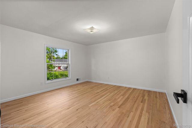 5890 Pinecroft Drive, West Bloomfield Charter Township, MI 48322