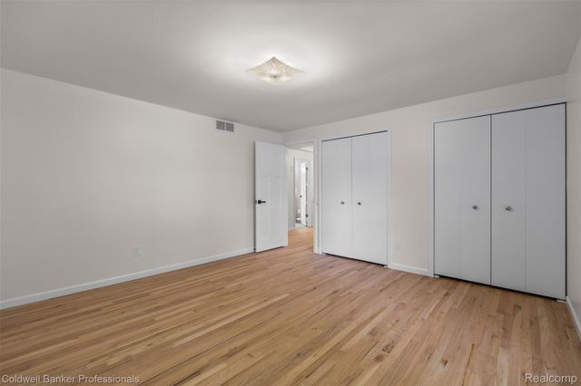 5890 Pinecroft Drive, West Bloomfield Charter Township, MI 48322